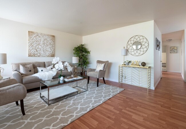 Building Photo - 4041 Park Center Ln Unit D