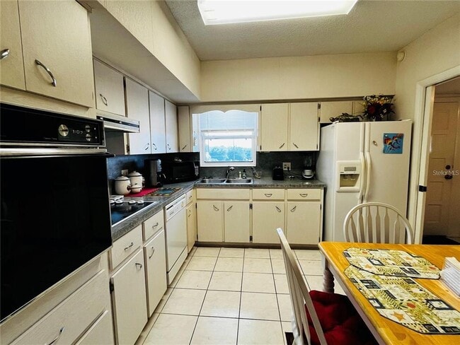 Photo - 2340 Grecian Way Unit 56