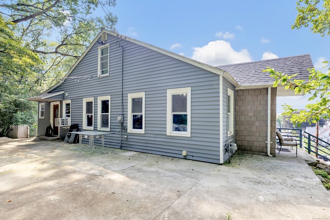 Photo - 18 Vose St