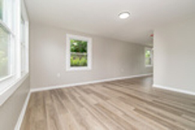 Photo - Three Bedroom house in Parkville