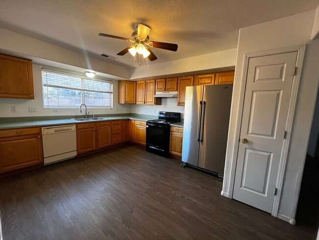 Photo - Beautiful 5 bedroom home located in Rio Ra...