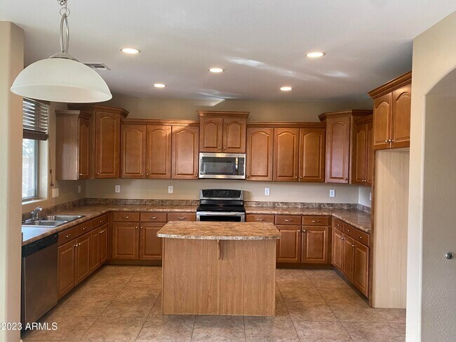 18045 W Carol Ave