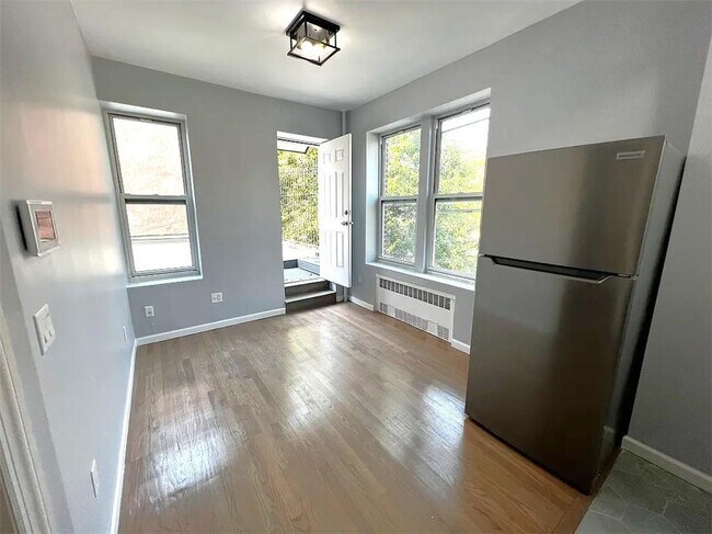 Building Photo - 378-350 50th St Rental