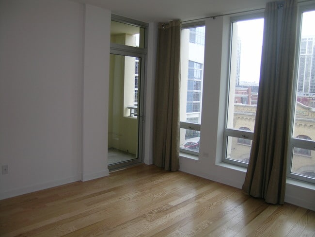 Photo - 1400 S Michigan Ave Apartment Unit 400