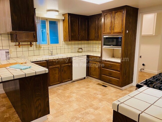 Photo - 1055 W Fremont Ave