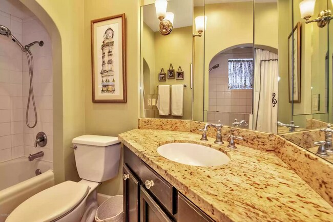 Photo - 712 W Manhatton Dr