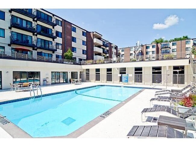 Building Photo - Groveland Terras Unit Apt 316