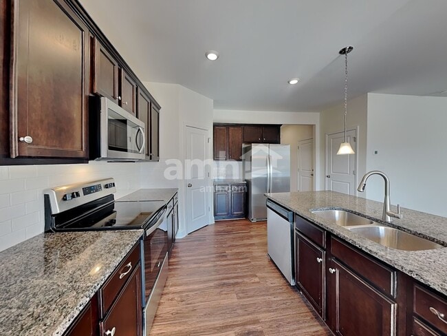 Photo - 185 Larragan Dr