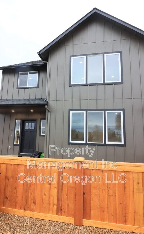 Building Photo - 61379 Brosterhous Rd Unit 2 Rental