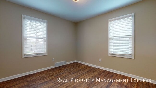 Photo - 411 S Willow Ave
