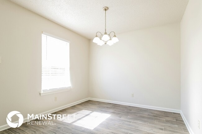 Photo - 4660 Royal View Dr