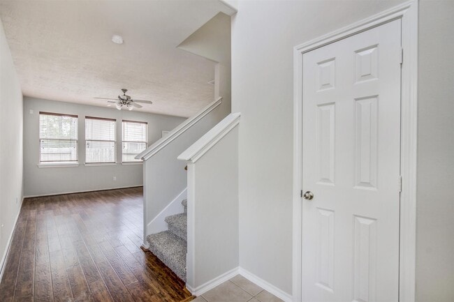 58 S Burberry Park Cir