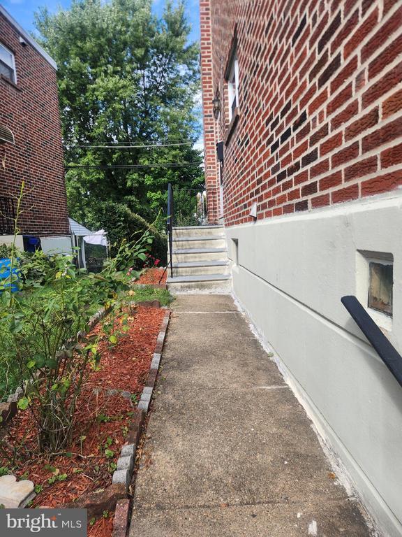 Photo - 1125 Solly Ave