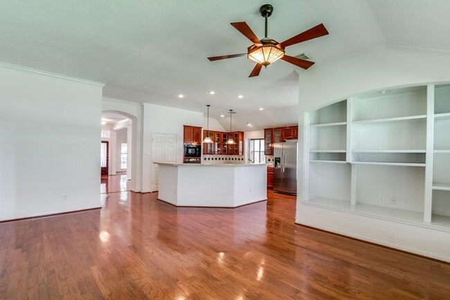Photo - 1718 Bumelia Ct