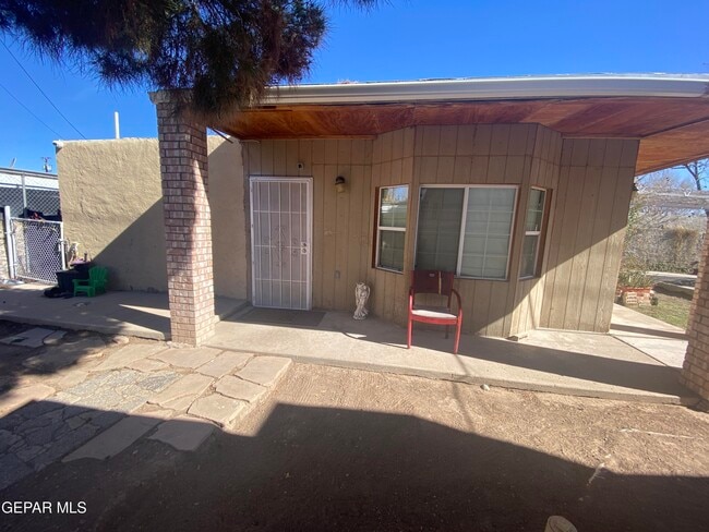 Building Photo - 130 Buena Vista St Unit 4
