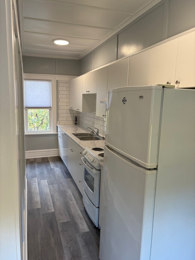 Photo - 1150 Summit Ave Unit 203