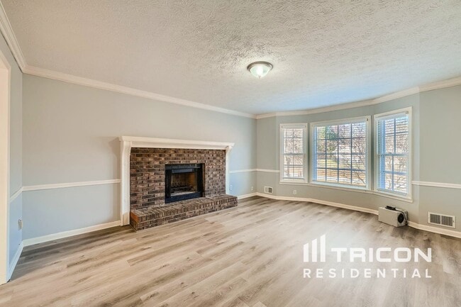 Photo - 135 Clearbrook Way