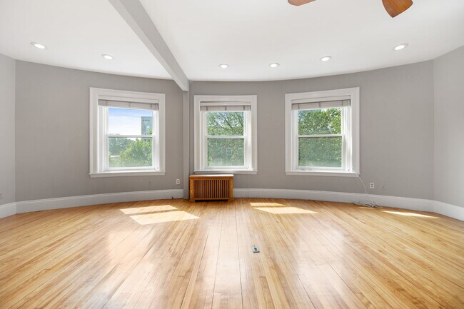 Photo - 1011 Beacon St Unidad 4 Rental