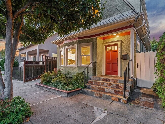Building Photo - TOTAL REMODEL LARGE 1750sf 3BR+ Bonus/3BA North Oakland Home AVAILABLE NOW