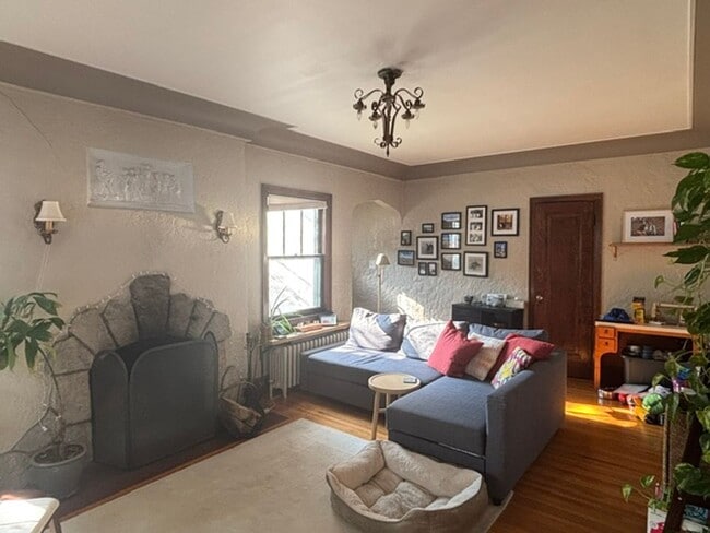 3535-3537 Harriet Ave