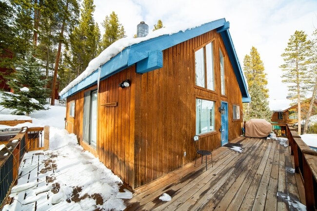 Photo - Cabin on Peak 7! 2bed plus loft!  Hot tub!