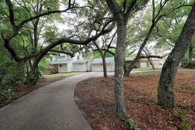 Photo - Updated 4 bedroom home in Bluewater Bay!