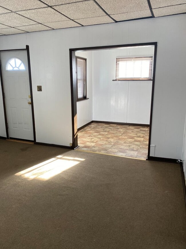 Photo - 208 1st St