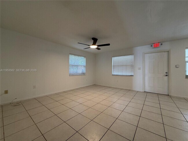 Photo - 951 SW 16th St Unit 1-2