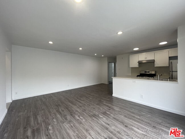 Photo - 1531 N Detroit St Unidad 107