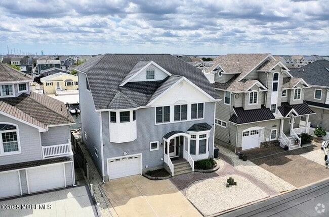 Building Photo - 203 Carmel Dr Rental