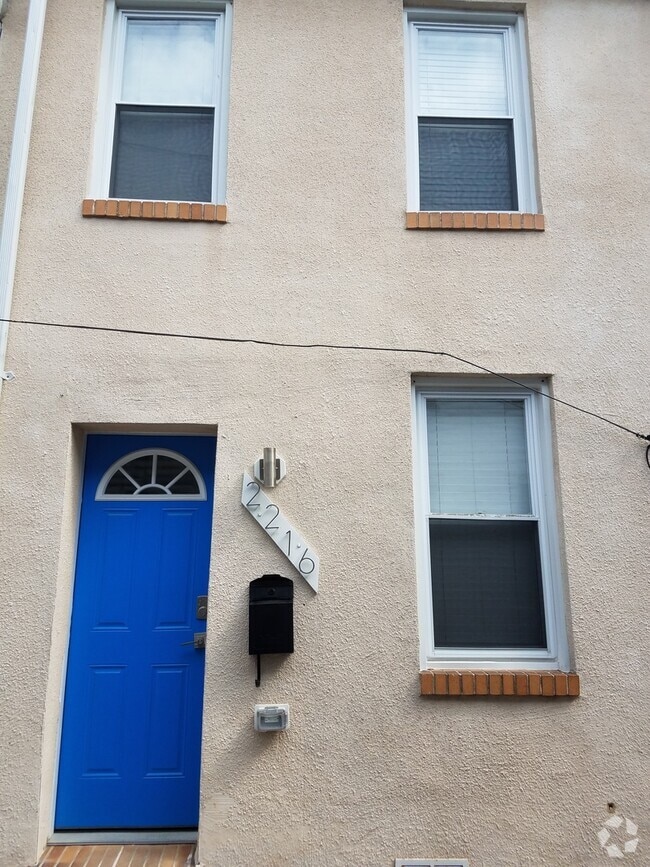 Building Photo - Charming 2Bedroom/1.5Bath Townhome in Uppe...
