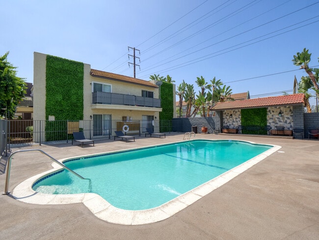 Downey Pointe Apartments