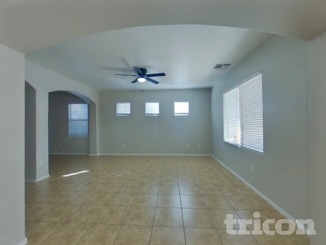 Photo - 3921 W Irwin Ave