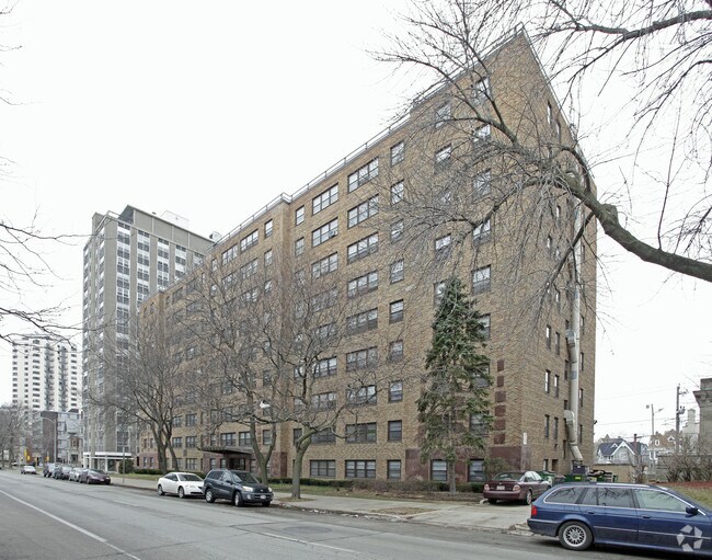 Royal Plaza Apartments