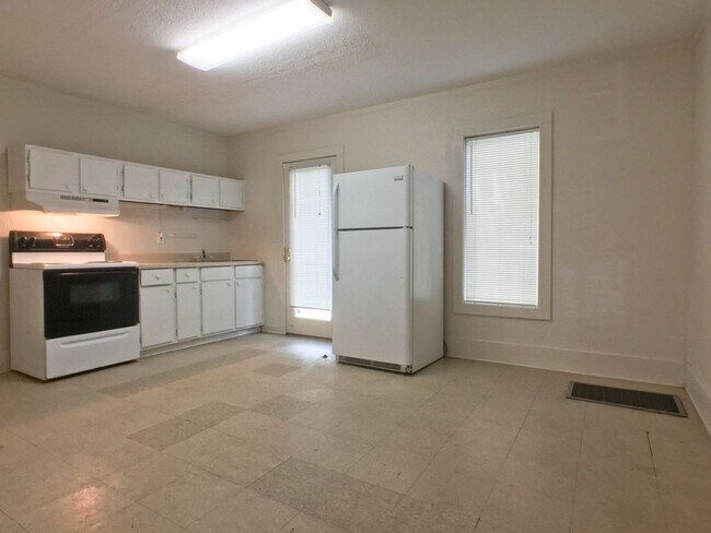 829 E 32nd St Unit C