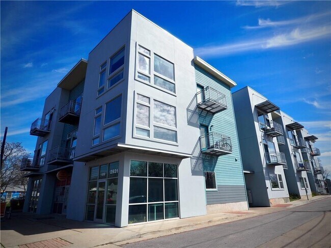 2931 E 12th St Unit 304