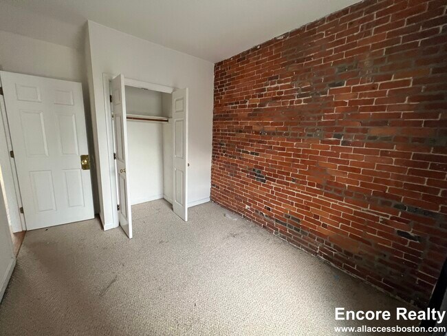 Photo - 1750 Washington St Unit 4