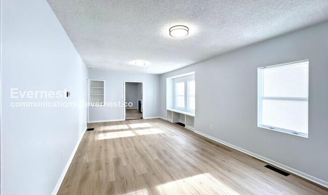 Photo - 907 S Cedar Ave