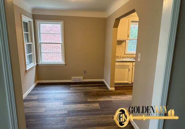 Photo - Spacious 4 bed / 2 bath with garage and fi...