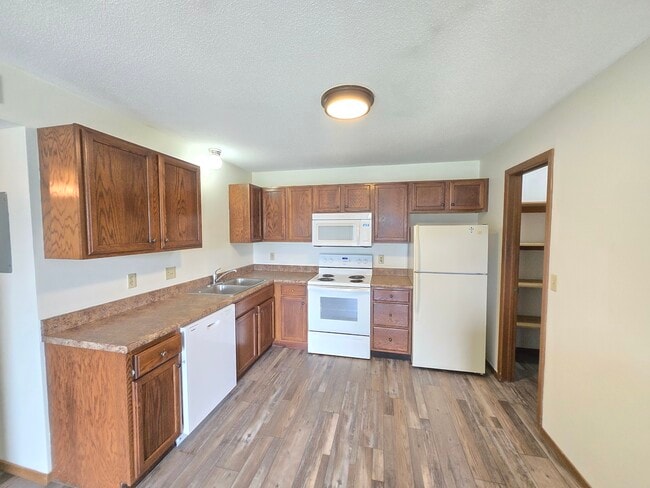 Photo - Pebble Creek Apartments