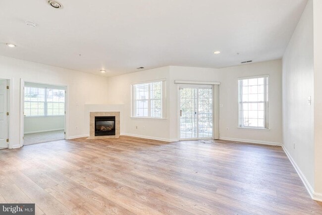 Photo - 5003 Hollington Dr Unit 205