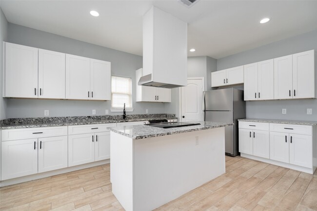 Photo - 5754 Reed Rd