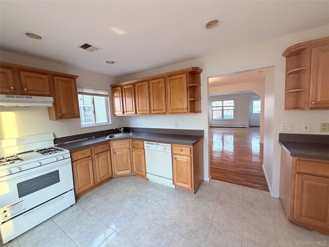 Building Photo - 150 Jefferson Ave Unit B