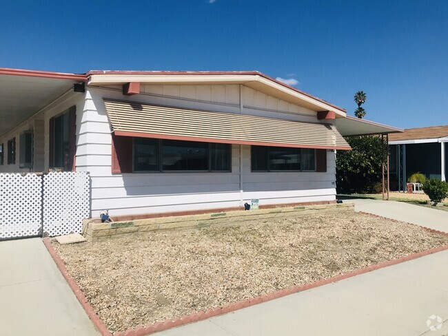 Building Photo - 1780 Santa Monica Dr Rental