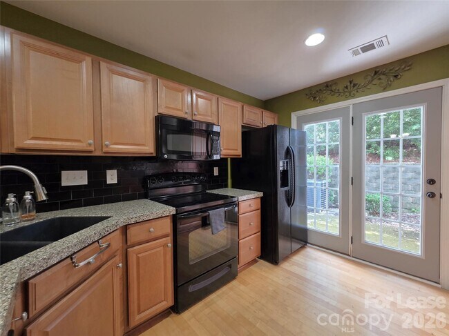 Photo - 360 Tidmarsh Ct NW