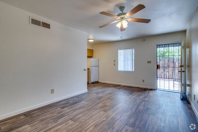 Sala de estar: 1BR, 1BA y 525SF