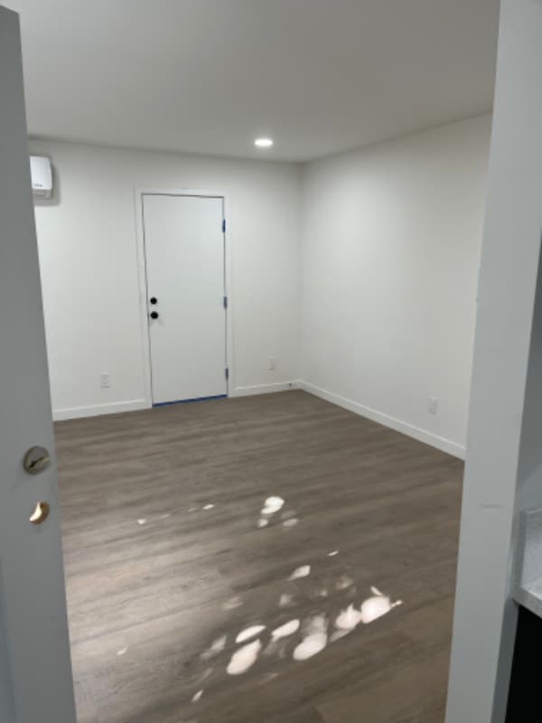 Photo - 4732 Bancroft St