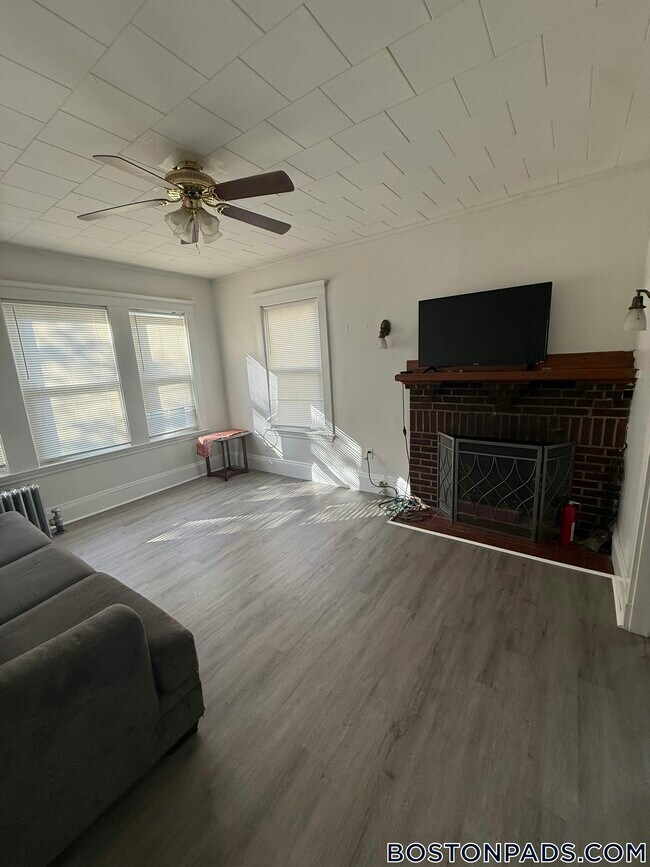 Photo - 63 Pinckney St Unit 1