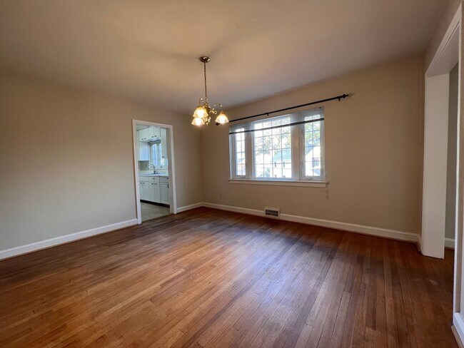 Photo - Stately Home ~ Pentagon, Cystal City & Metro