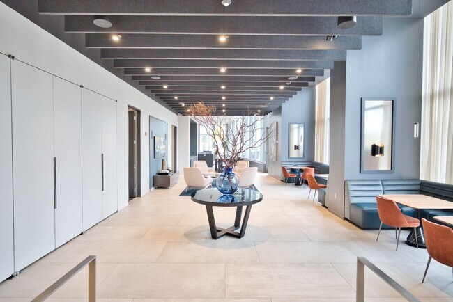 Photo - 450 E Waterside Dr Unit 403